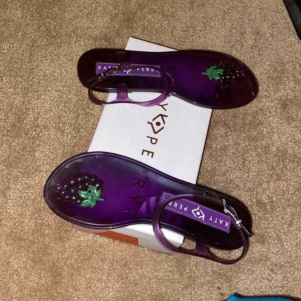 Katy Perry Geli grape sandals size 7
